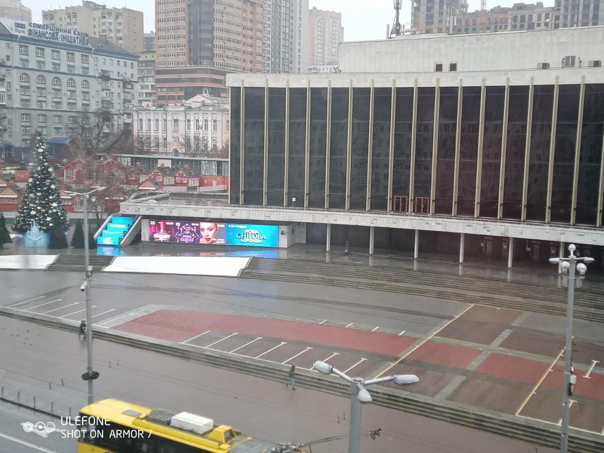 Двухкомнатная Квартира С Видом На Дворец Украина Kijów Zewnętrze zdjęcie